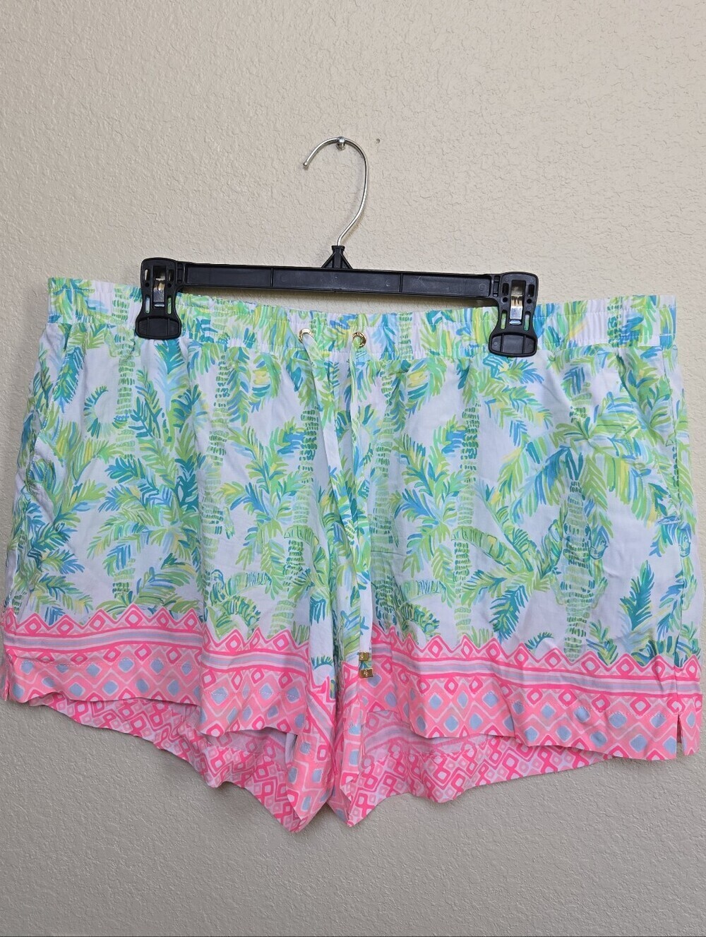 Lilly Pulitzer Katia Shorts in the 'Fresh Citrus Keep Palm' XL